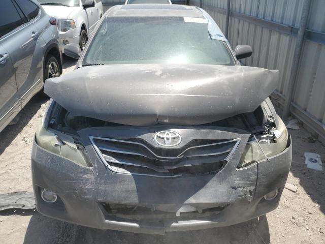 4T4BF3EK4AR039754 - 2010 TOYOTA CAMRY BASE GRAY photo 5