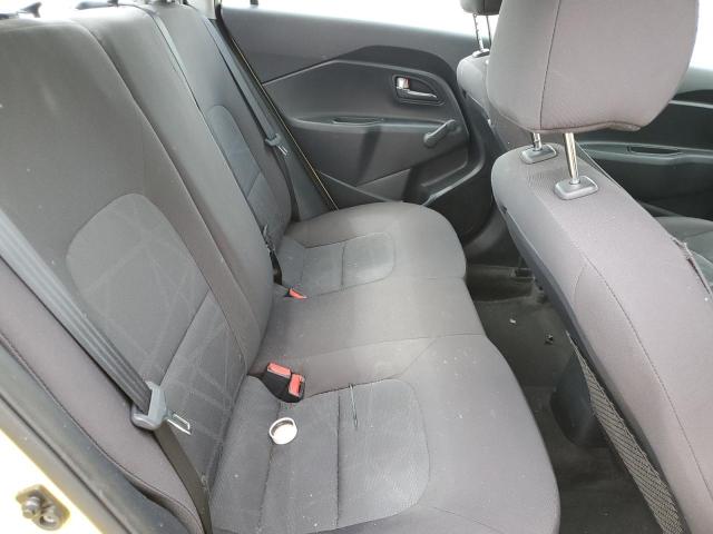KNADM4A35G6687650 - 2016 KIA RIO LX YELLOW photo 10