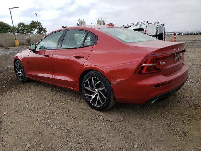 7JR102FKXKG003105 - 2019 VOLVO S60 T5 MOMENTUM BURGUNDY photo 2