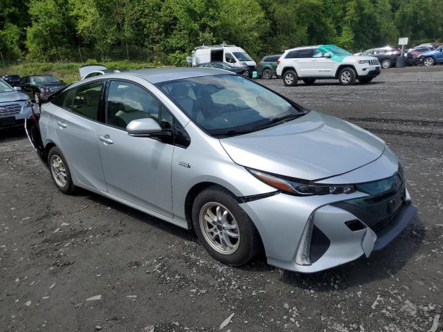 JTDKARFP9H3007201 - 2017 TOYOTA PRIUS PRIM 银色 照片 4