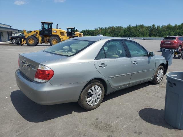 4T1BE32K45U985604 - 2005 TOYOTA CAMRY LE SILVER photo 3