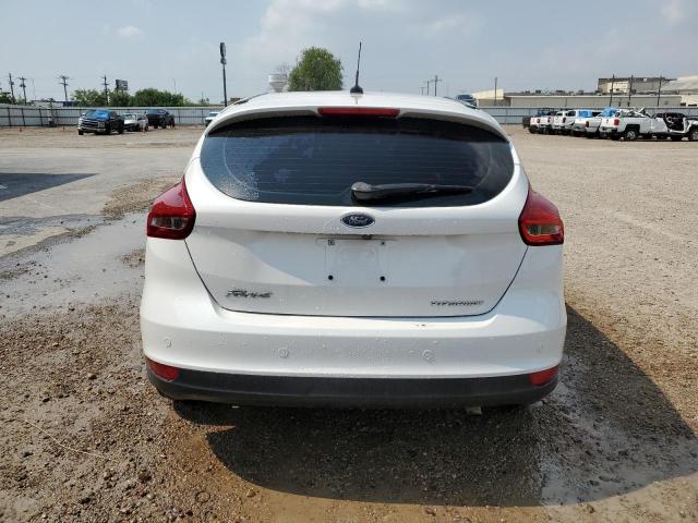 1FADP3N24HL272432 - 2017 FORD FOCUS TITANIUM WHITE photo 6