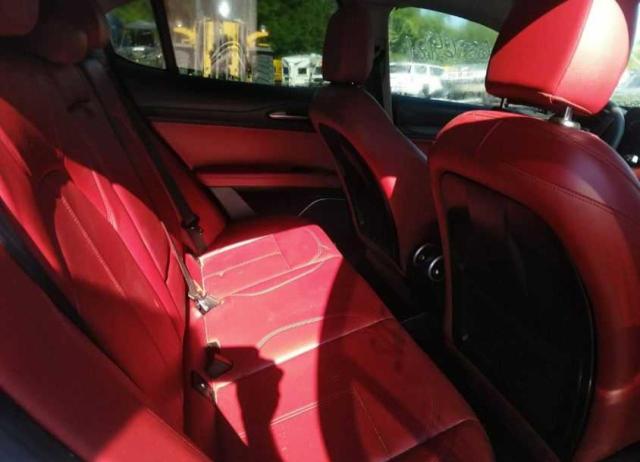 ZASFAKBN4J7B78389 - 2018 ALFA ROMEO STELVIO TI WHITE photo 9