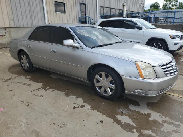 1G6KD57Y08U127697 - 2008 CADILLAC DTS SILVER photo 4