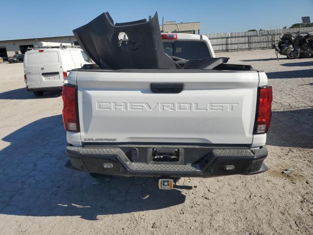 1GCPTBEK6P1152395 - 2023 CHEVROLET COLORADO WHITE photo 6