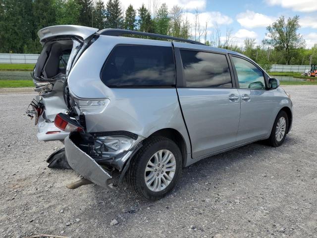 5TDYK3DC2GS731538 - 2016 TOYOTA SIENNA XLE Արծաթագույն լուսանկար 3