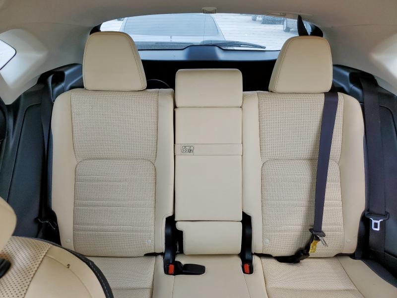 JTJBARBZ8J2169692 - 2018 LEXUS NX 300 BASE 白色 照片 10