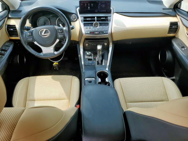 JTJBARBZ8J2169692 - 2018 LEXUS NX 300 BASE 白色 照片 8