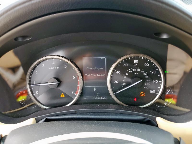 JTJBARBZ8J2169692 - 2018 LEXUS NX 300 BASE 白色 照片 9