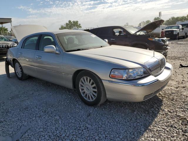 1LNHM81W84Y639593 - 2004 LINCOLN TOWN CAR EXECUTIVE Silber Foto 4