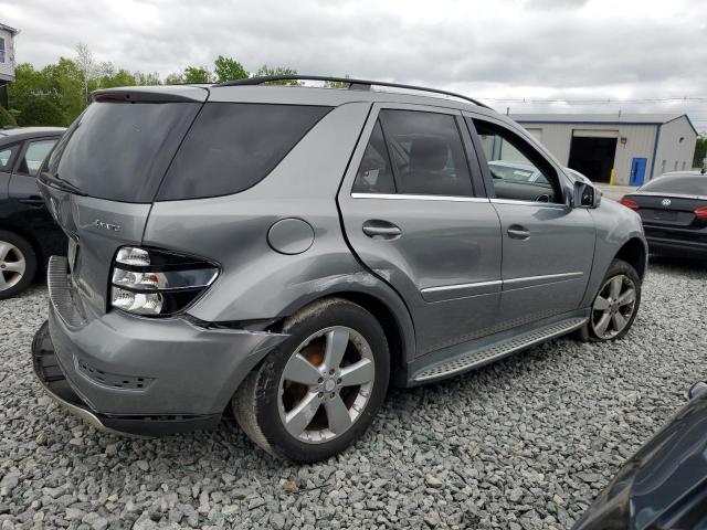 4JGBB8GB1BA665782 - 2011 MERCEDES-BENZ ML 350 4MATIC GRAY photo 3