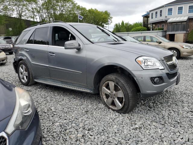 4JGBB8GB1BA665782 - 2011 MERCEDES-BENZ ML 350 4MATIC GRAY photo 4