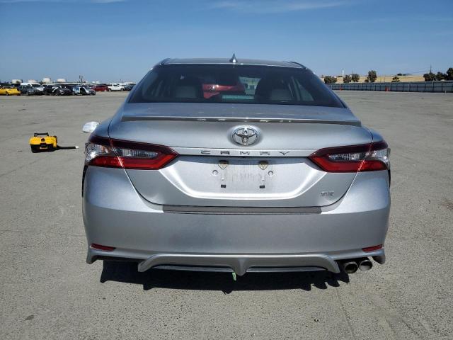 4T1T11AK0PU078177 - 2023 TOYOTA CAMRY SE NIGHT SHADE SILVER photo 6