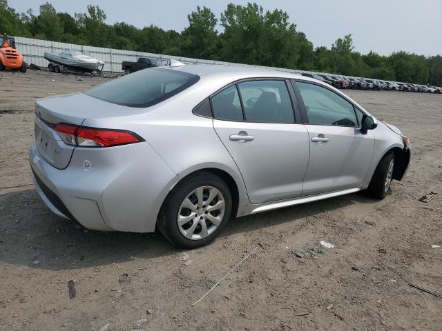 5YFEPMAE2MP167362 - 2021 TOYOTA COROLLA LE SILVER photo 3