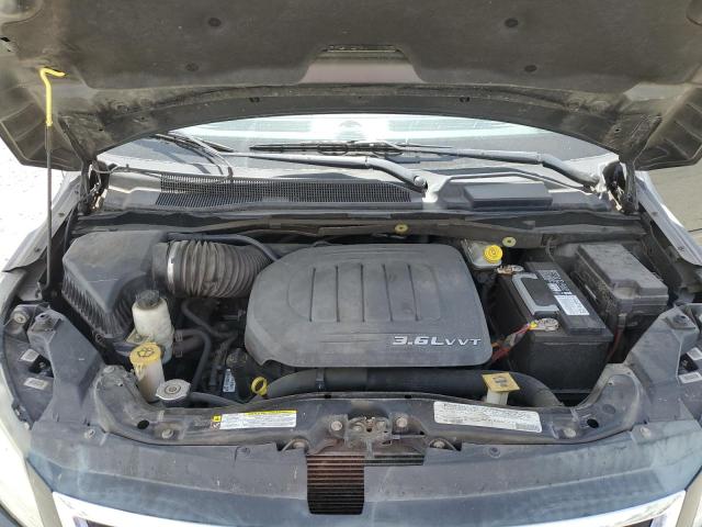 2C4RVAAG4CR215515 - 2012 VOLKSWAGEN ROUTAN S GRAY photo 12