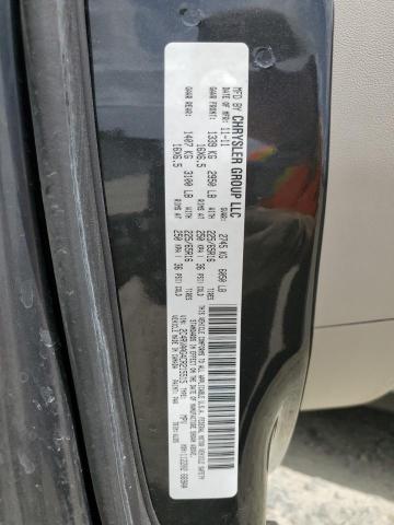 2C4RVAAG4CR215515 - 2012 VOLKSWAGEN ROUTAN S GRAY photo 13