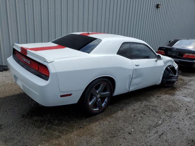 2C3CDYAG3CH293957 - 2012 DODGE CHALLENGER SXT WHITE photo 3