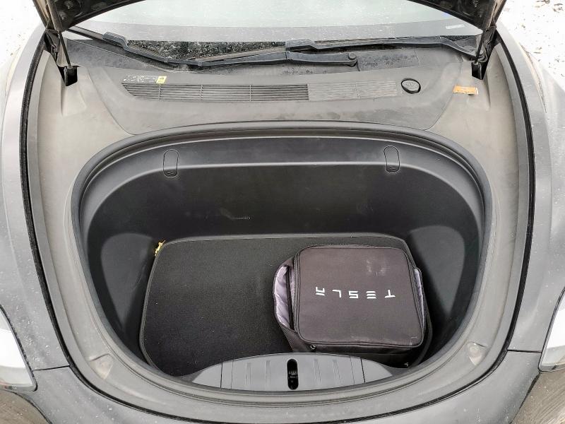 5YJ3E1EA6JF023680 - 2018 TESLA MODEL 3 Czarny zdjęcie 11