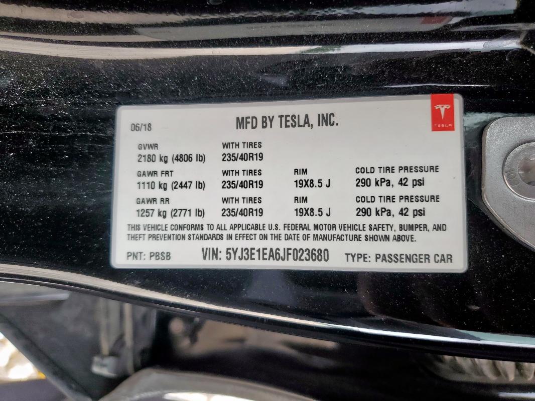 5YJ3E1EA6JF023680 - 2018 TESLA MODEL 3 Czarny zdjęcie 12