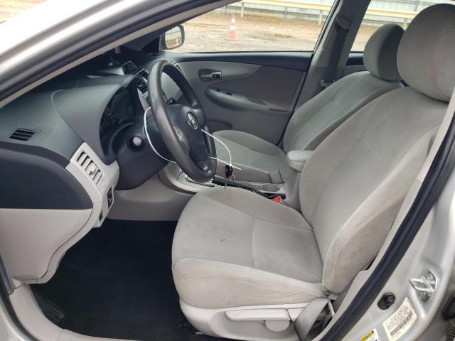 5YFBU4EE6DP075791 - 2013 TOYOTA COROLLA LE BASE SILVER photo 7