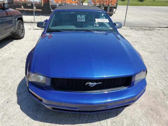 1ZVFT84N755233581 - 2005 FORD MUSTANG BLUE photo 5