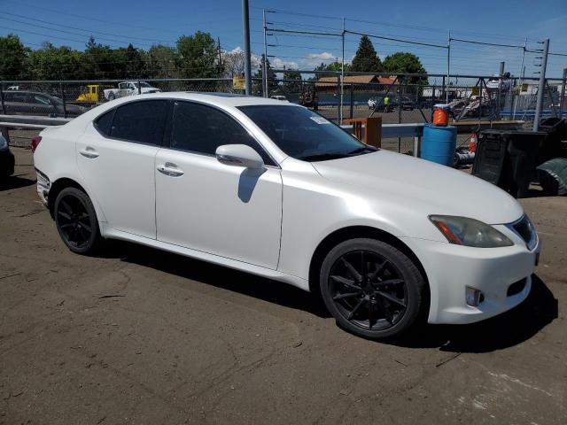 JTHCF5C29A5039761 - 2010 LEXUS IS 250 WHITE photo 4