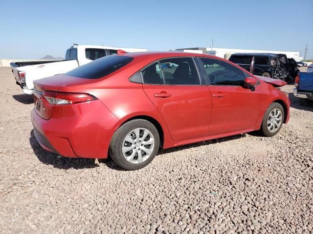 5YFEPMAE2MP264495 - 2021 TOYOTA COROLLA LE RED photo 3