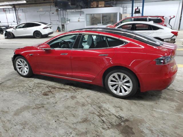 5YJSA1E28JF262311 - 2018 TESLA MODEL S 红色 照片 2