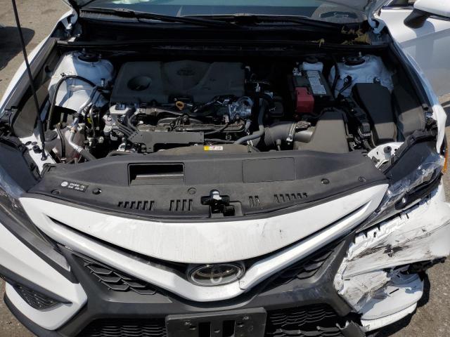 4T1G11AK8PU811609 - 2023 TOYOTA CAMRY SE NIGHT SHADE WHITE photo 11