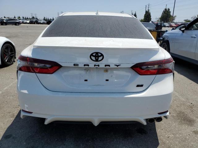 4T1G11AK8PU811609 - 2023 TOYOTA CAMRY SE NIGHT SHADE WHITE photo 6