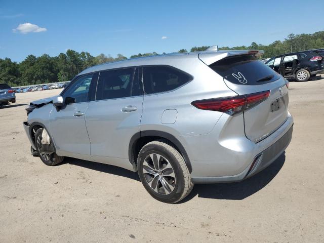 5TDGZRAH0LS500125 - 2020 TOYOTA HIGHLANDER XLE SILVER photo 2