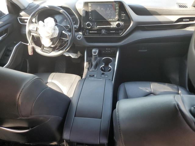 5TDGZRAH0LS500125 - 2020 TOYOTA HIGHLANDER XLE SILVER photo 8