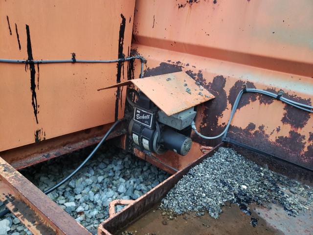 1C9A400775P040915 - 2005 UTILITY TRAILER ORANGE photo 7