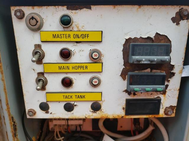 1C9A400775P040915 - 2005 UTILITY TRAILER ORANGE photo 8