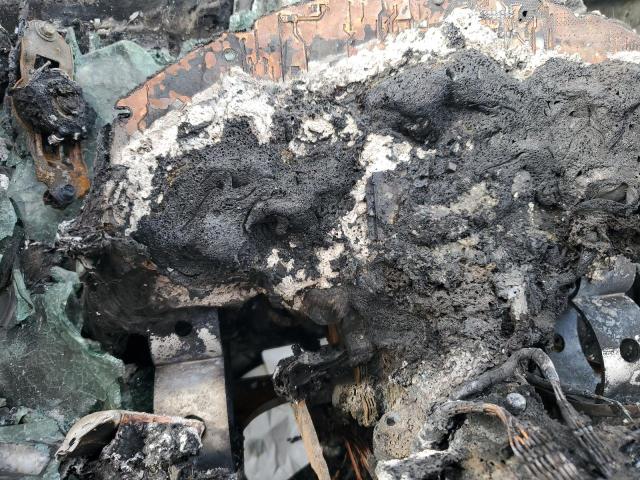 1G6DF577X80137462 - 2008 CADILLAC CTS RED photo 9