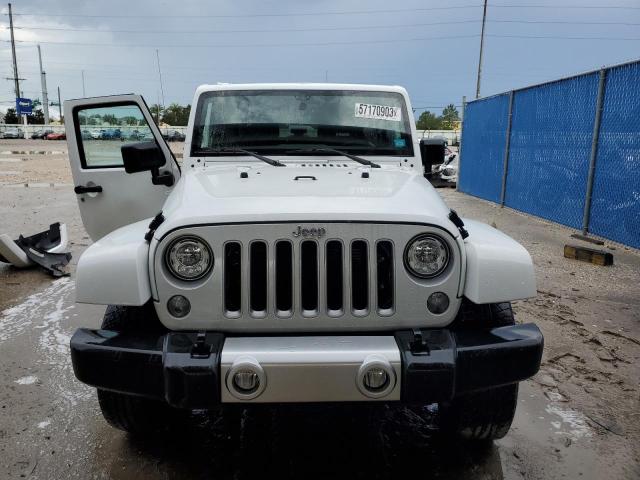 1C4GJWBGXJL922784 - 2018 JEEP WRANGLER SAHARA WHITE photo 5