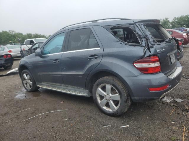 4JGBB8GB4BA645574 - 2011 MERCEDES-BENZ ML 350 4MATIC GRAY photo 2