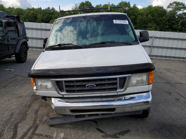 1FTNE24W05HA33719 - 2005 FORD ECONOLINE E250 VAN WHITE photo 5