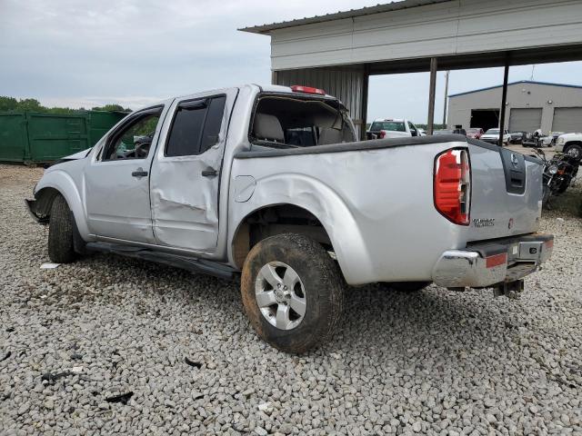 1N6AD07U59C424980 - 2009 NISSAN FRONTIER CREW CAB SE SILVER photo 2