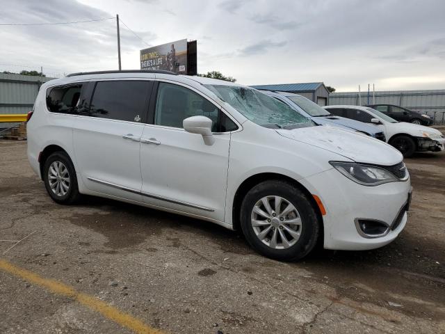 2C4RC1BG0HR540111 - 2017 CHRYSLER PACIFICA TOURING L WHITE photo 4