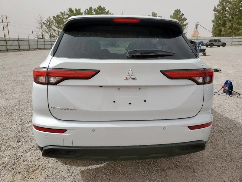 JA4J3UA83RZ026196 - 2024 MITSUBISHI OUTLANDER ES WHITE photo 6