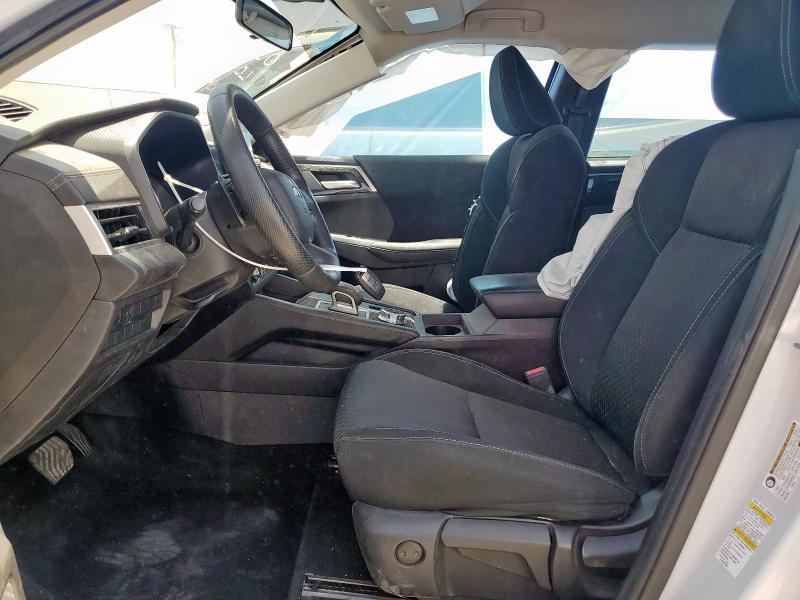 JA4J3UA83RZ026196 - 2024 MITSUBISHI OUTLANDER ES WHITE photo 7