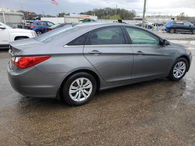 5NPEB4AC0DH556639 - 2013 HYUNDAI SONATA GLS GRAY photo 4