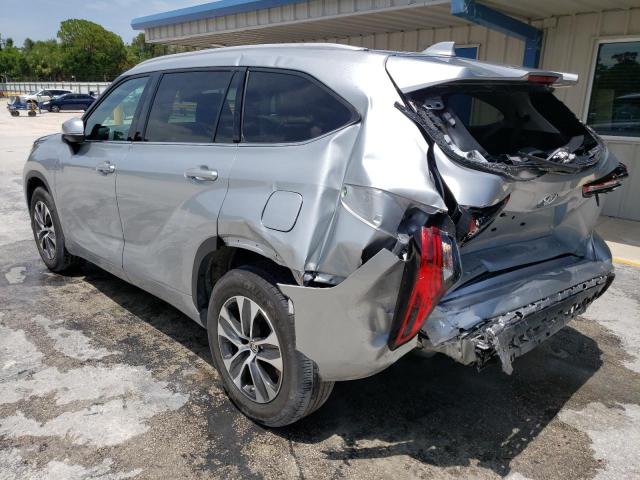 5TDGZRAH5NS545743 - 2022 TOYOTA HIGHLANDER XLE SILVER photo 2