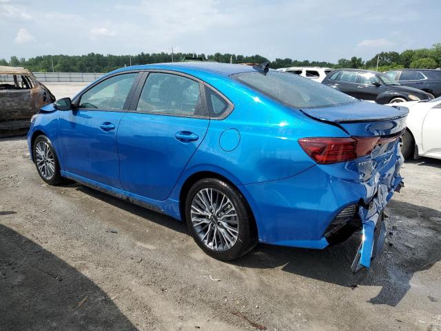 3KPF54AD9PE556068 - 2023 KIA FORTE GT LINE BLUE photo 2