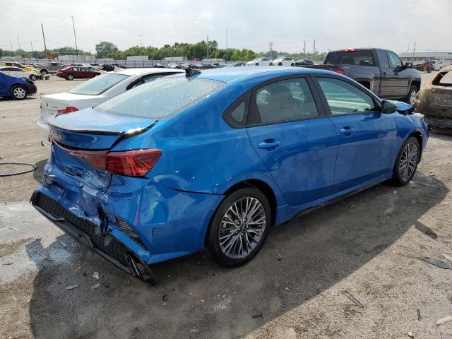 3KPF54AD9PE556068 - 2023 KIA FORTE GT LINE BLUE photo 3