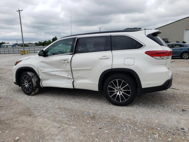 5TDJZRFH3JS830286 - 2018 TOYOTA HIGHLANDER SE WHITE photo 2