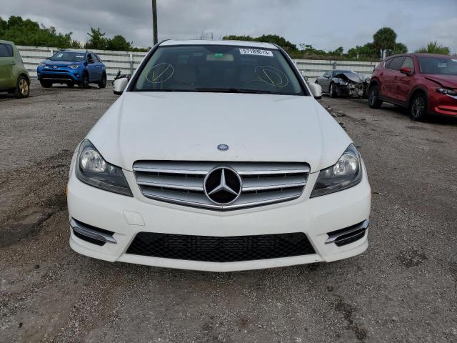 WDDGF4HB7DR285961 - 2013 MERCEDES-BENZ C 250 WHITE photo 5