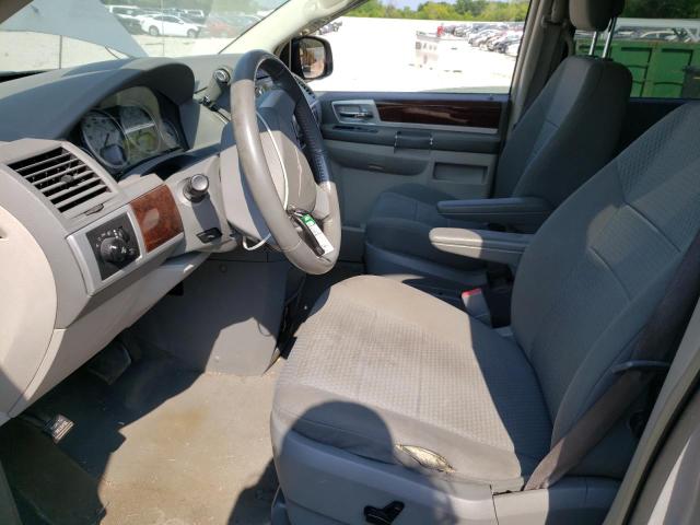 2A4RR5D1XAR414157 - 2010 CHRYSLER TOWN & COU TOURING SILVER photo 7