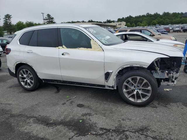 5UX23EU06R9V32657 - 2024 BMW X5 XDRIVE40I WHITE photo 4